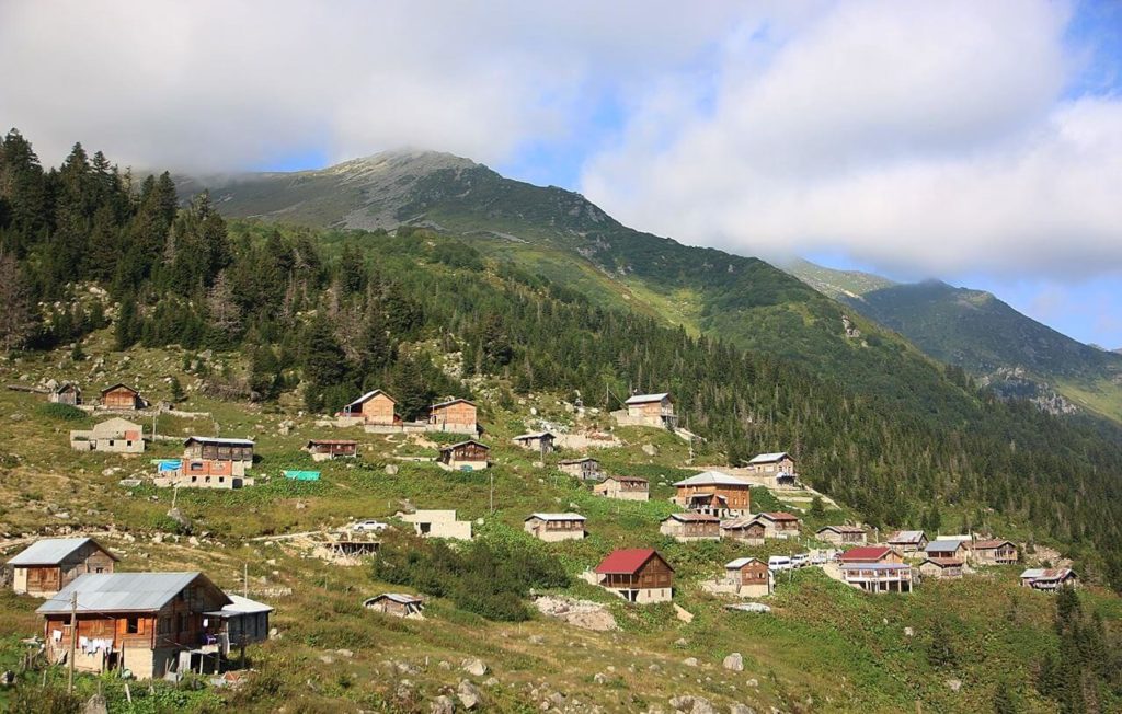 Rize'de gezilecek yerler-Amlakit Yaylası