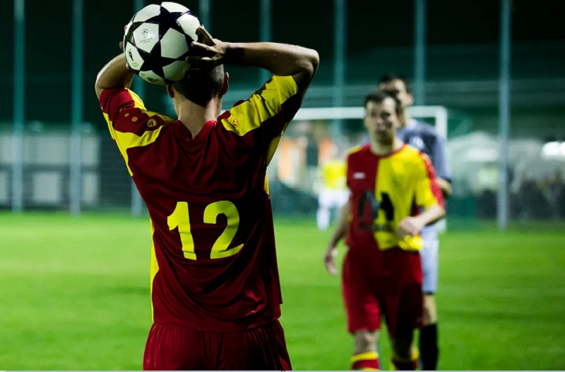 Futbolda Taç Atışı